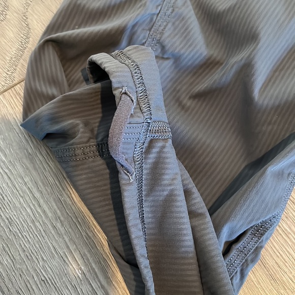 Lululemon cropped studio pant - Picture 3 of 4